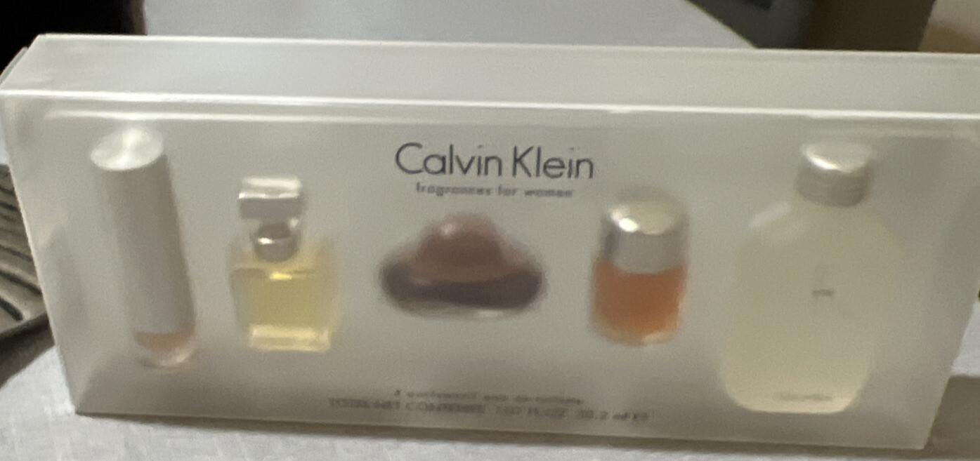 CALVIN KLEIN MINIATURE 5 PIECE SET WOMEN TRAVEL SIZE VINTAGE NEW IN BOX