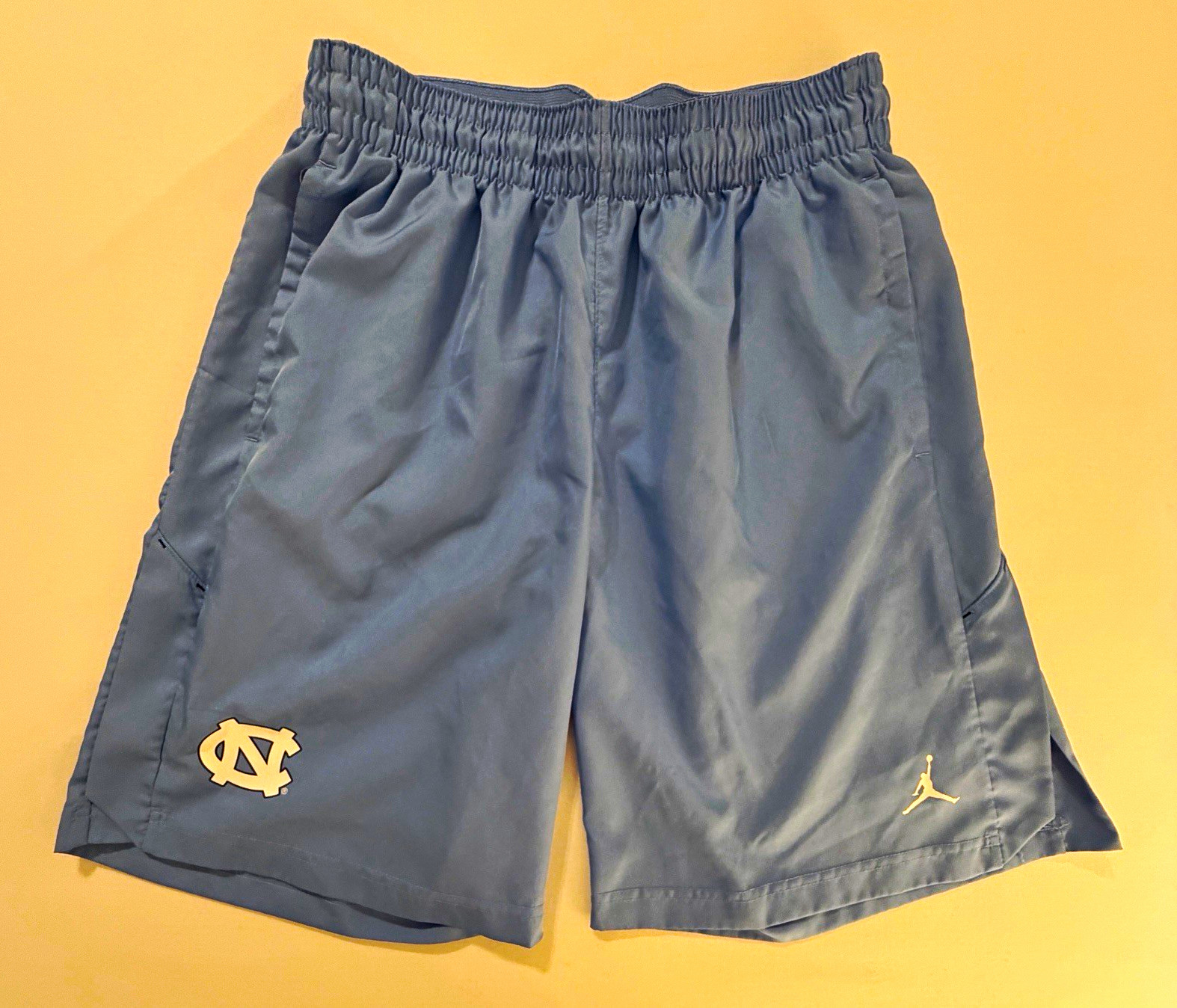 Nike Jordan Men\'s L UNC North Carolina Tar Heels Dri-Fit Athletic Shorts Blue Nike Jordan Men\'s L UNC North Carolina Tar Heels Dri-Fit Athletic Shorts Blue