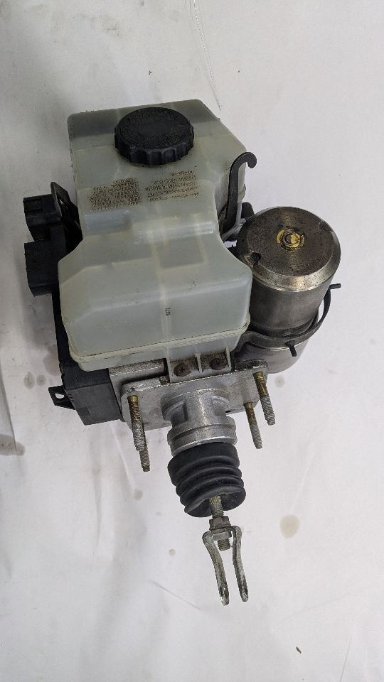 Brake Master Cylinder Fits 01-02 4 RUNNER 391672