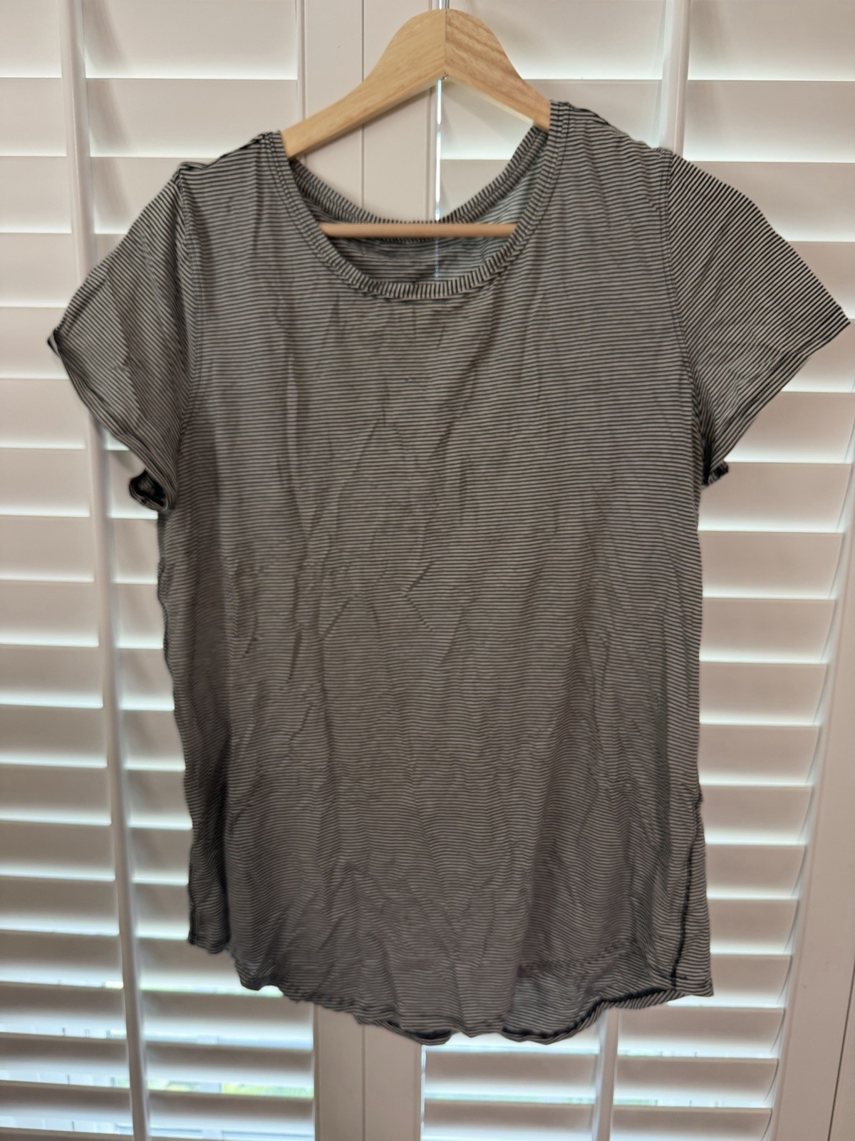 Lululemon Women’s Short Sleeve Size Medium Lululemon Women’s Short Sleeve Size Medium