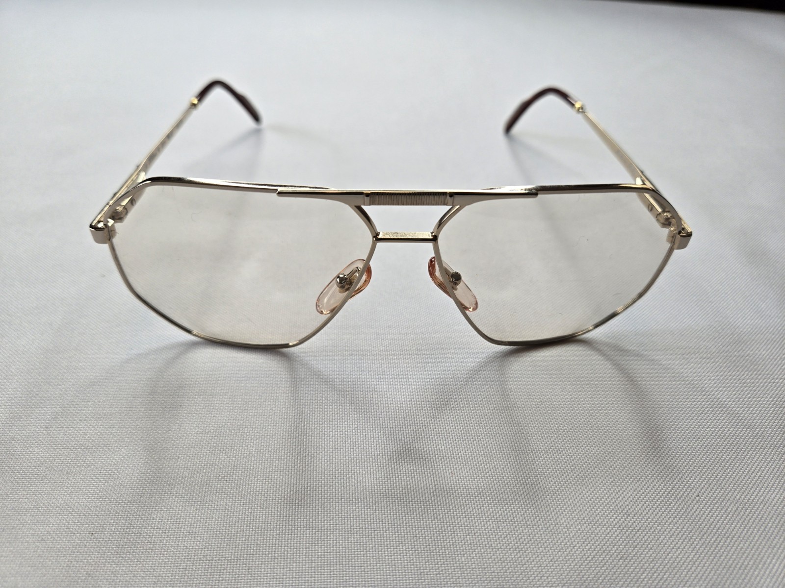 VINTAGE HILTON LONDON EYEWEAR 522 LIGHT GOLD OPTICAL FRAME SIZE 60-13-135 ITALY