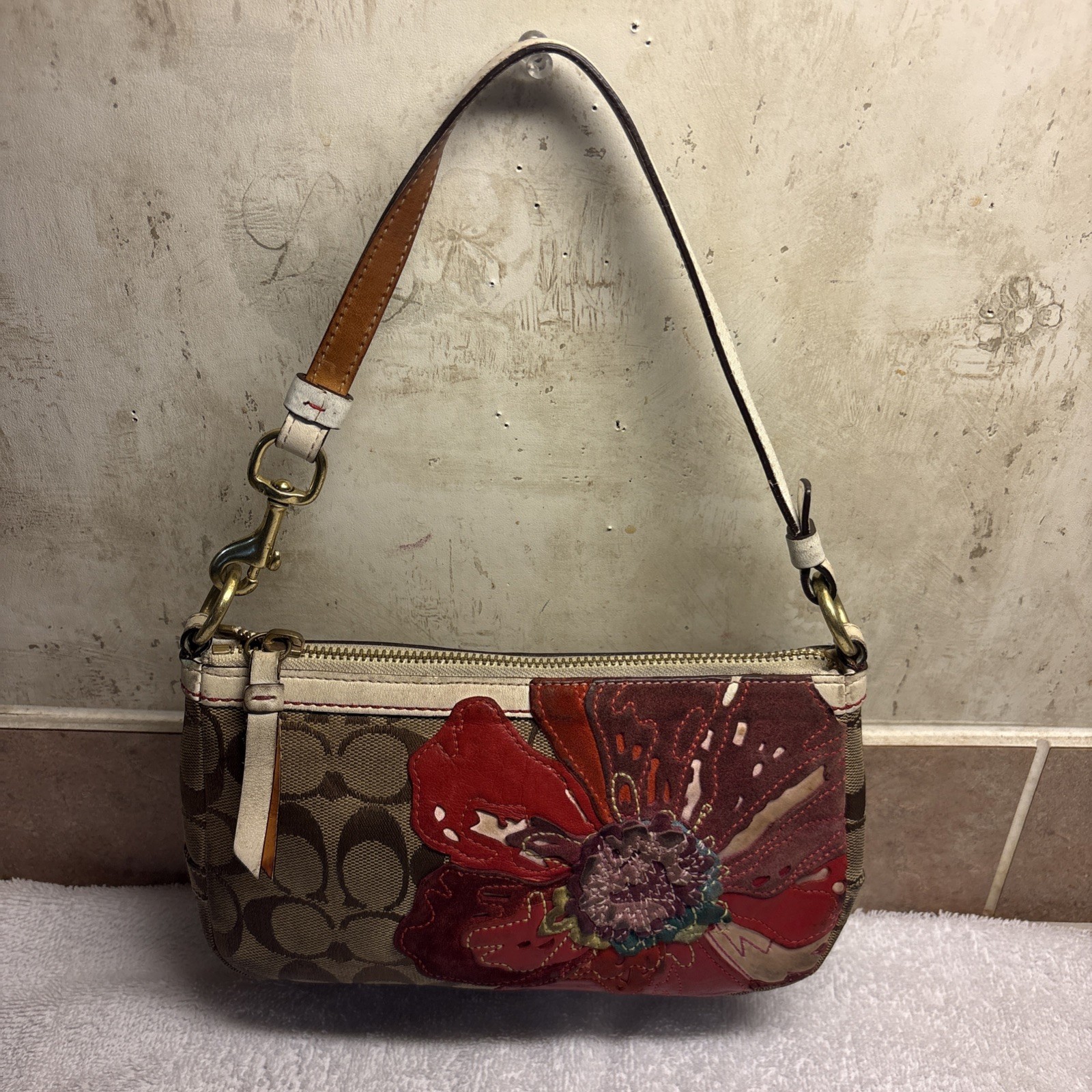 VTG Coach Y2K Pink and Red Leather Flower On Coach Monogram Shoulder Bag. Rare VTG Coach Y2K Pink and Red Leather Flower On Coach Monogram Shoulder Bag. Rare