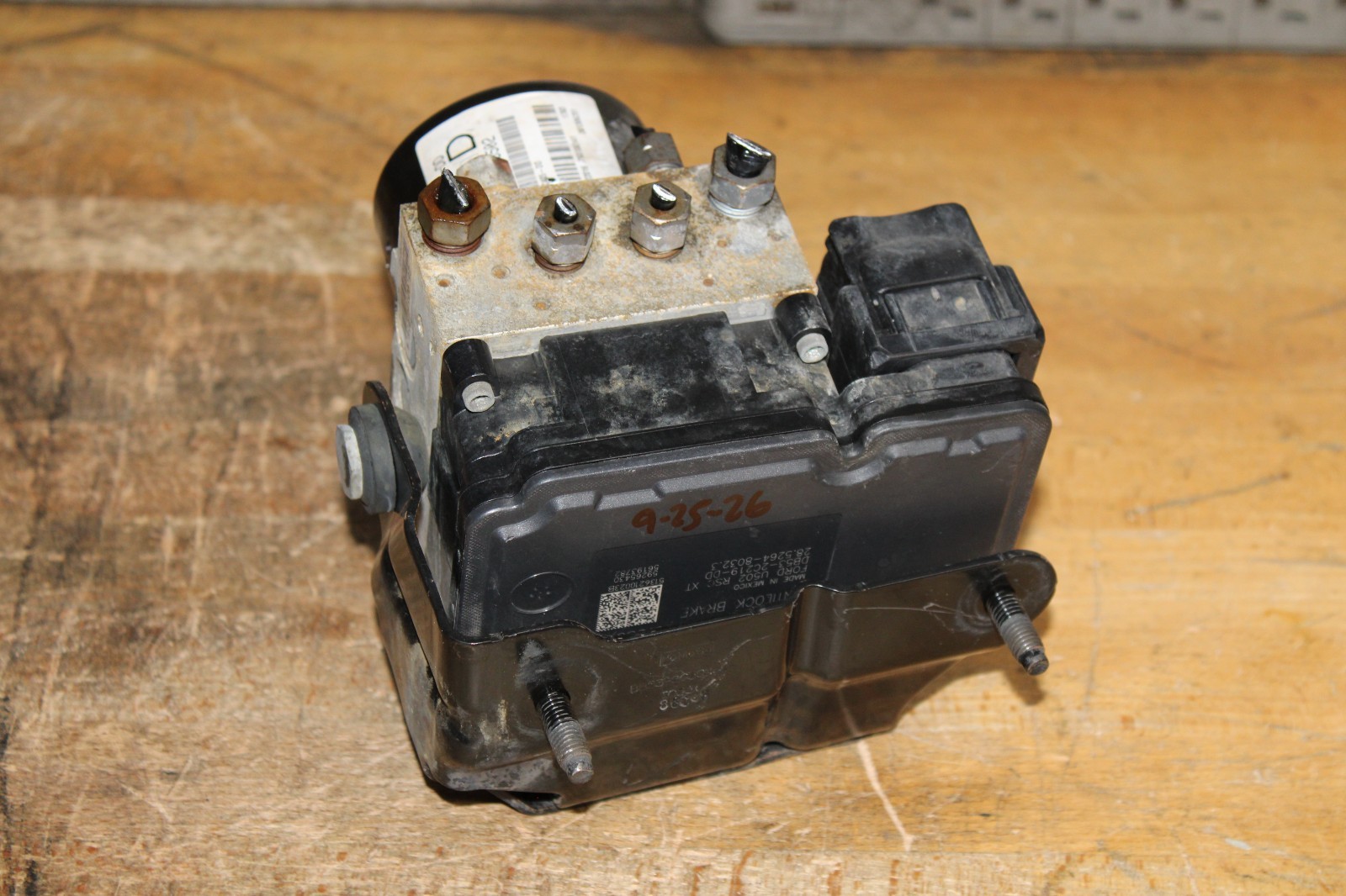 13-14 Ford Explorer ABS Pump Module W/O Adaptive Cruise DB53-2C405-DD OEM 13-14 Ford Explorer ABS Pump Module W/O Adaptive Cruise DB53-2C405-DD OEM