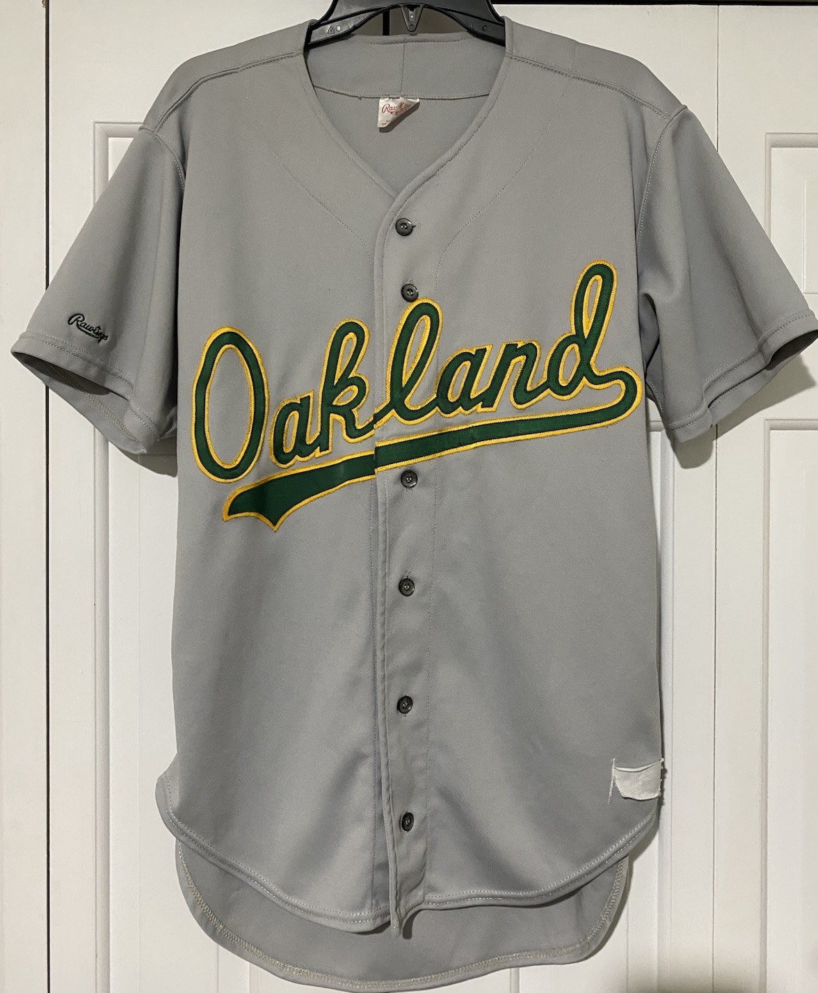 Vintage Authentic Rawlings Oakland Athletics A's Size 46 Gray Jersey Blank Vintage Authentic Rawlings Oakland Athletics A's Size 46 Gray Jersey Blank