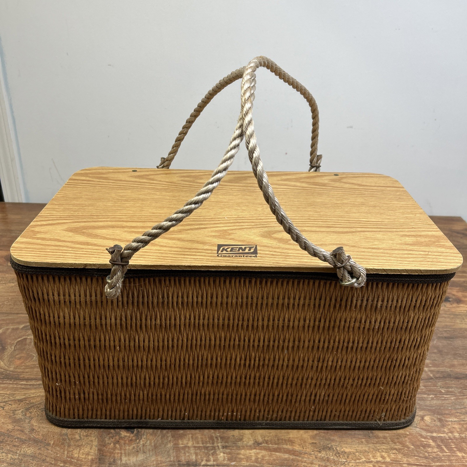 Vintage KENT Feeds Classic English Style Picnic Basket Wood Country Decor Vintage KENT Feeds Classic English Style Picnic Basket Wood Country Decor