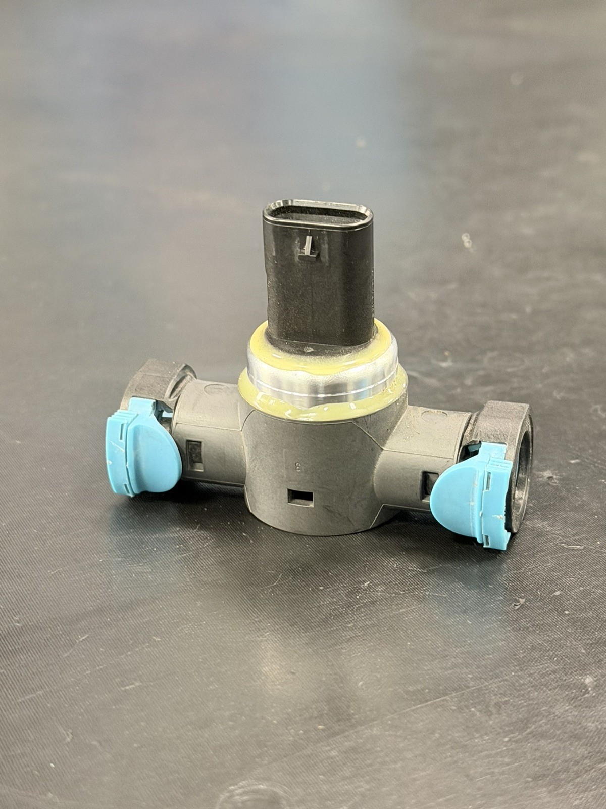  Genuine Volvo 32363464 Low Fuel Pressure Sensor Fits S60 V60 XC60 XC90 S90