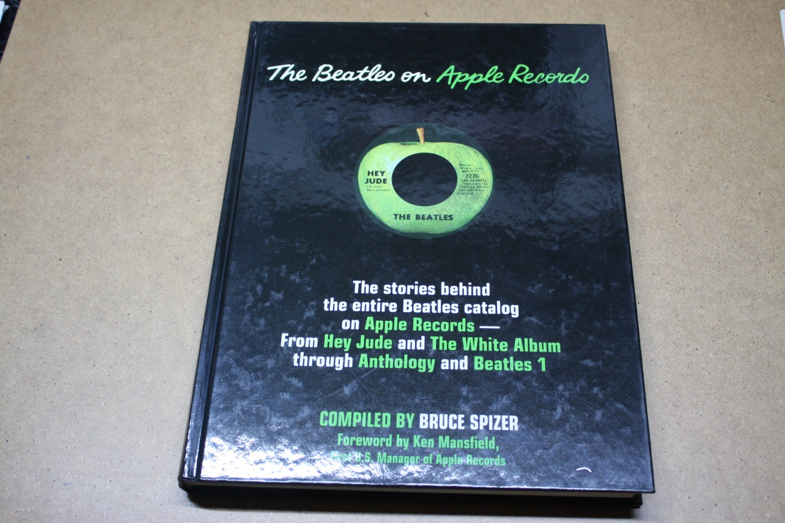 The Beatles on Apple Records Bruce Spizer Original US Edition Exc. Archive Copy