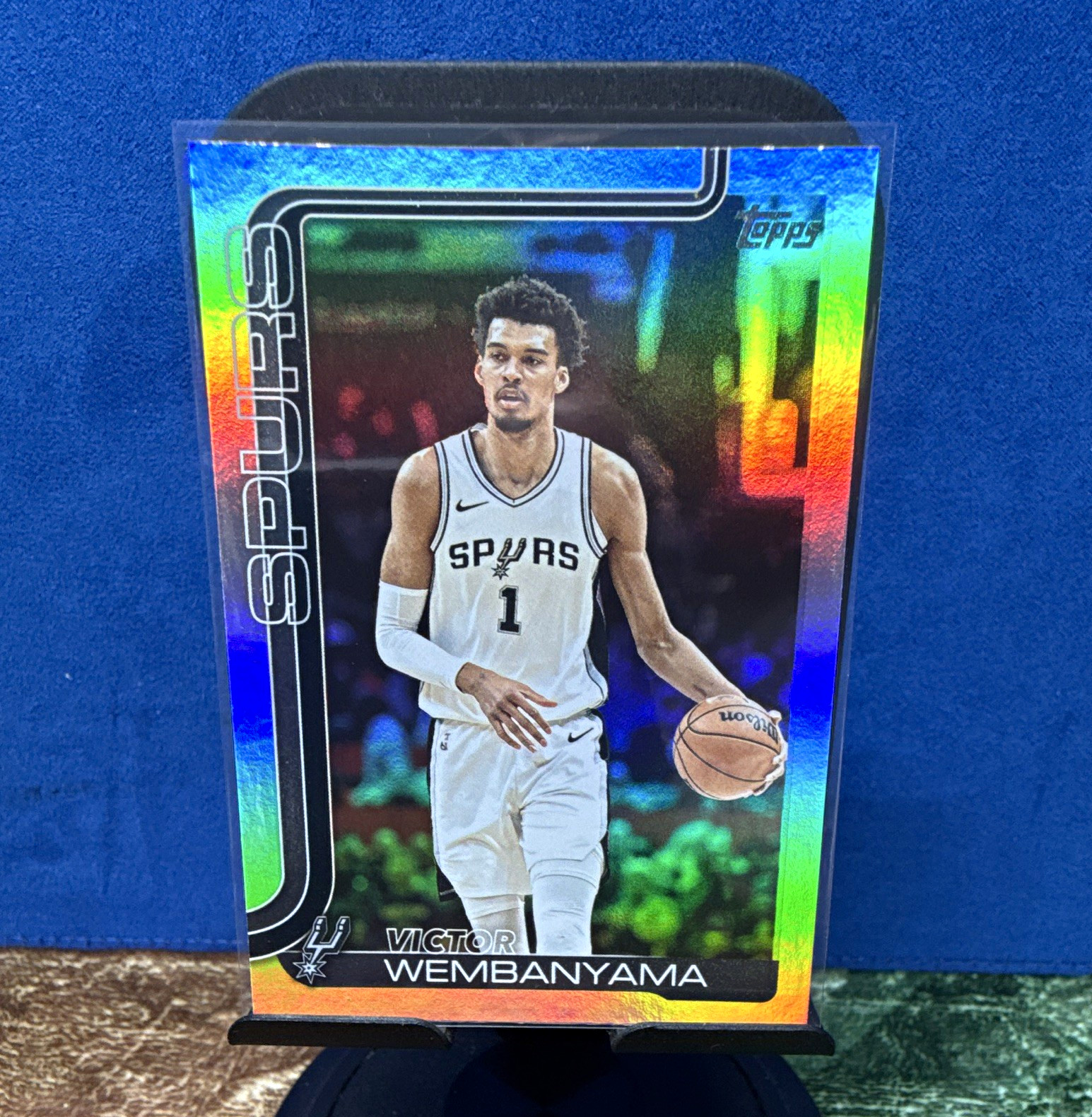 2024-25 Topps Flagship Victor Wembanyama #195 San Antonio Spurs - Rainbow Foil 2024-25 Topps Flagship Victor Wembanyama #195 San Antonio Spurs - Rainbow Foil