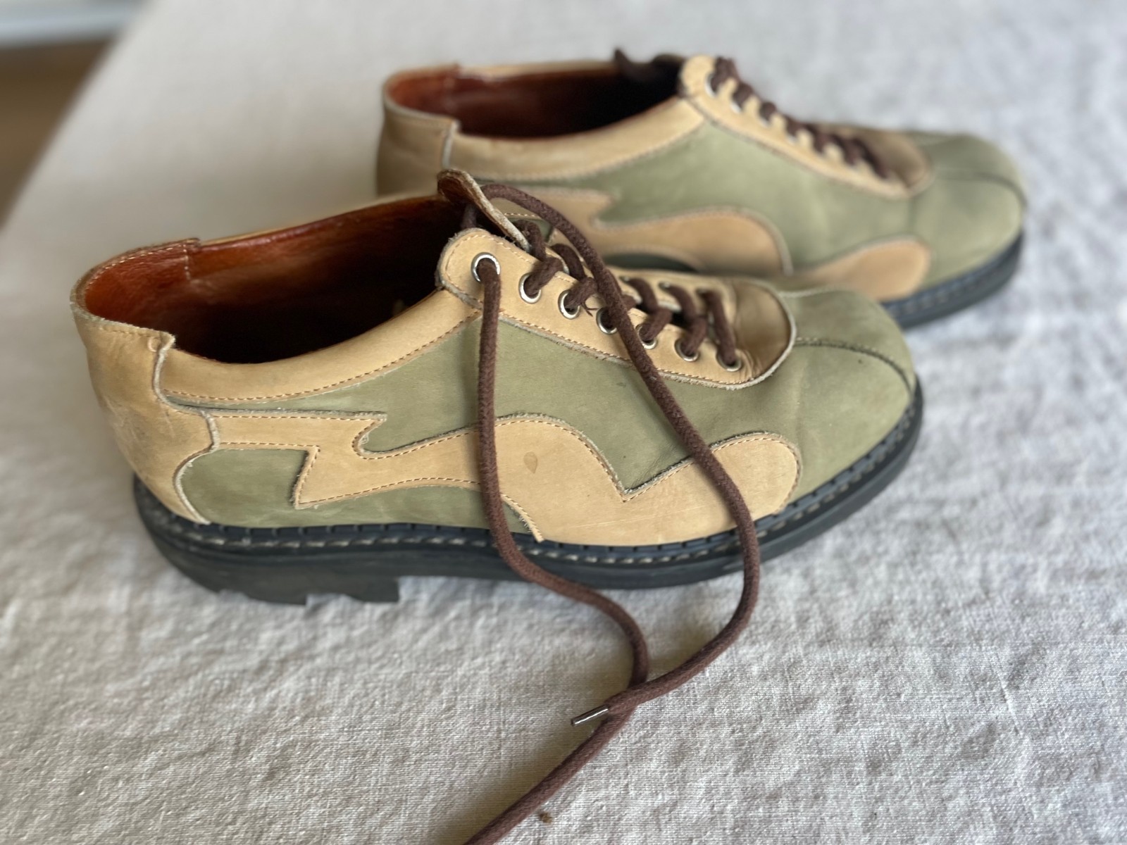Fluevog Angel 1996 Shoe Mens Size 10 Olive and Tan Very Good Condition Fluevog Angel 1996 Shoe Mens Size 10 Olive and Tan Very Good Condition