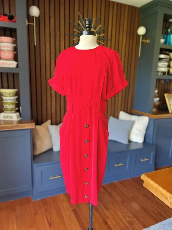 Vintage 1980s does 1940s Red Shift Dress Tailored Classy Style