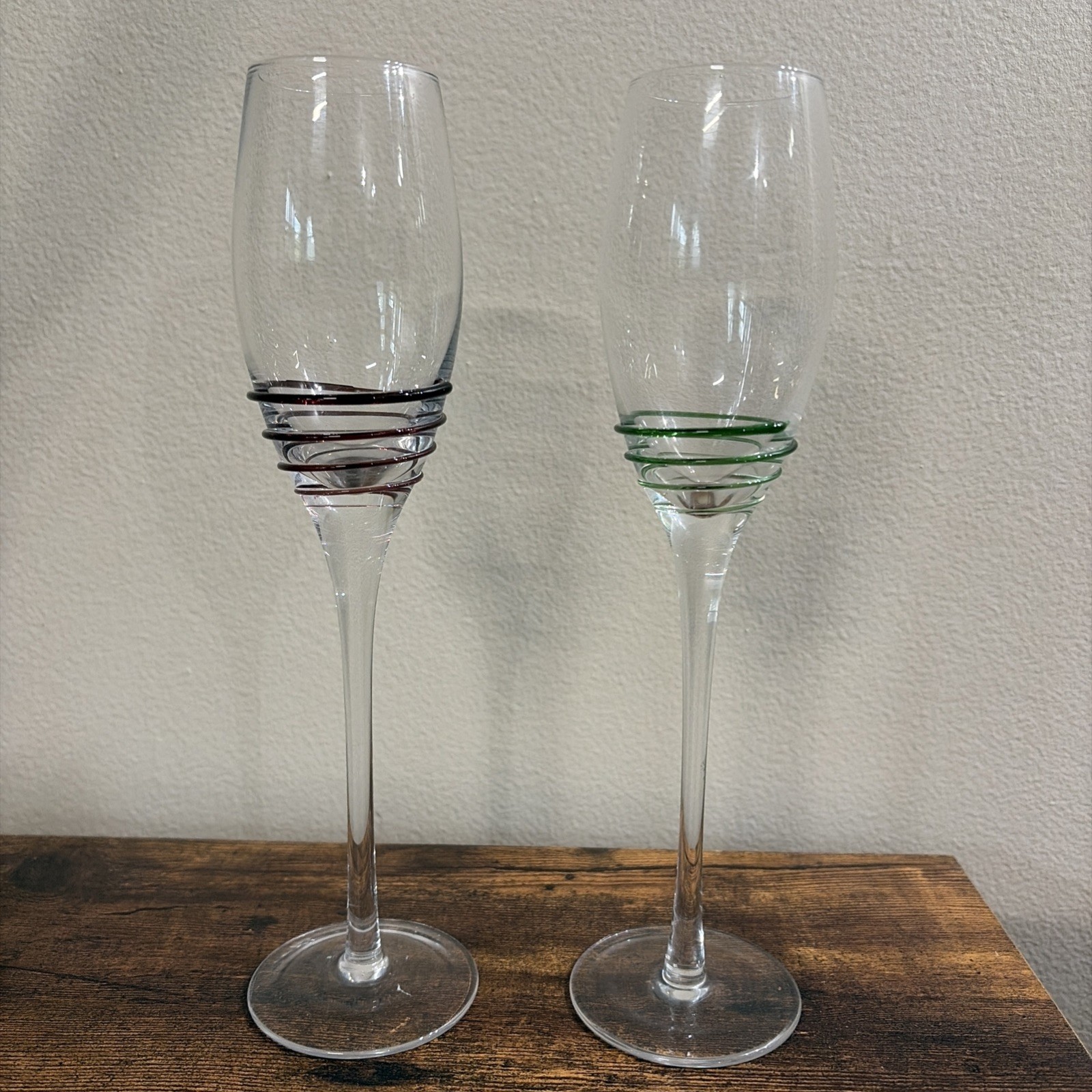 2 PIER Threaded Swirl Overlay Multicolor Handblown White Wine Glasses 2 PIER Threaded Swirl Overlay Multicolor Handblown White Wine Glasses