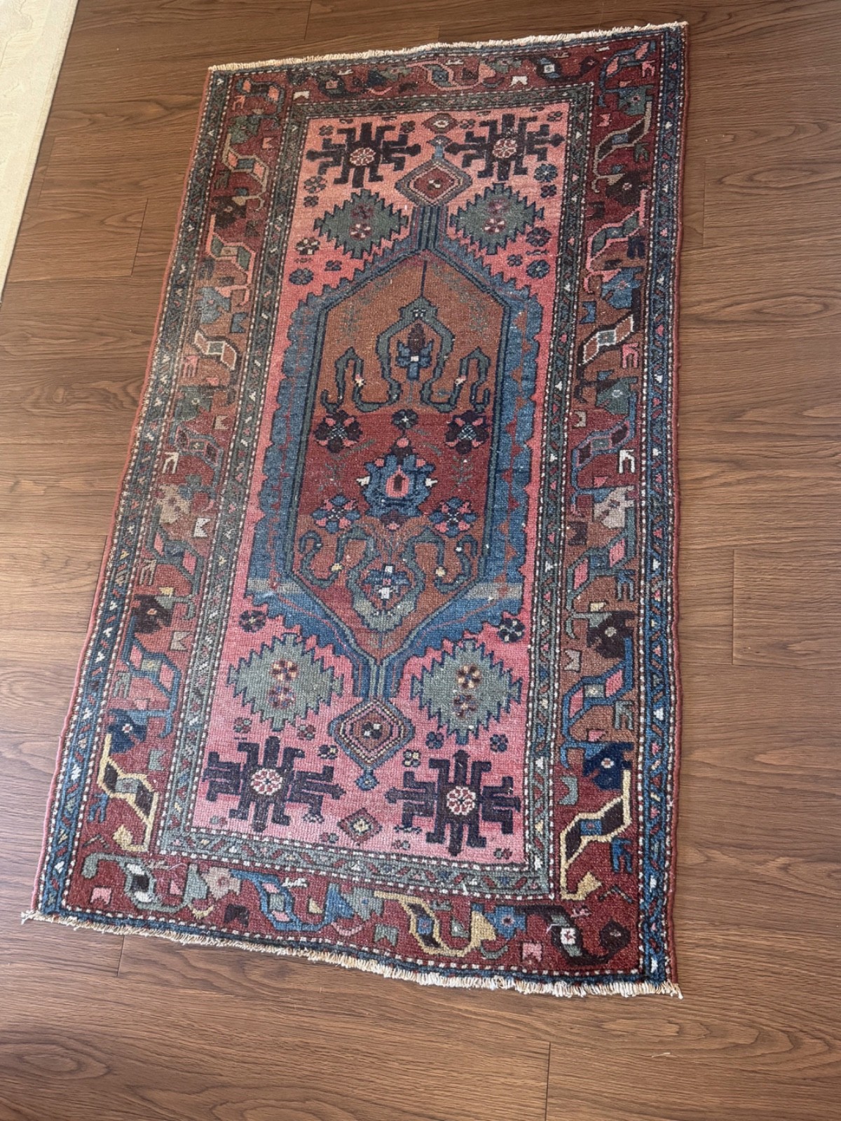 Antique Early 20th Century Oriental Rug Carpet w/ Geometric Design 32 1/2\