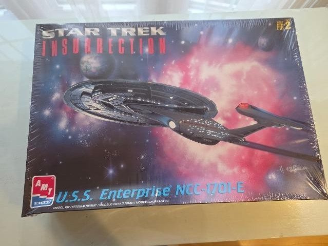 NEW AMT ERTL Star Trek Insurrection U.S.S. Enterprise NCC-1701-E Model Kit NEW AMT ERTL Star Trek Insurrection U.S.S. Enterprise NCC-1701-E Model Kit
