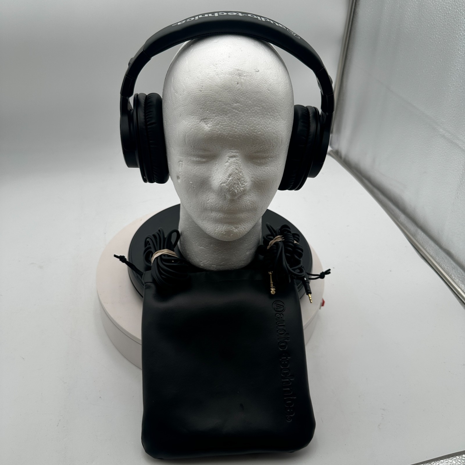 Audio-Technica ATH-M40x 2014 Wired Headphones Audio-Technica ATH-M40x 2014 Wired Headphones