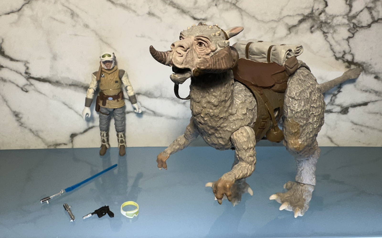 Star Wars The Vintage Collection Luke Skywalkers Tauntaun & Luke Hoth Hasbro Star Wars The Vintage Collection Luke Skywalkers Tauntaun & Luke Hoth Hasbro