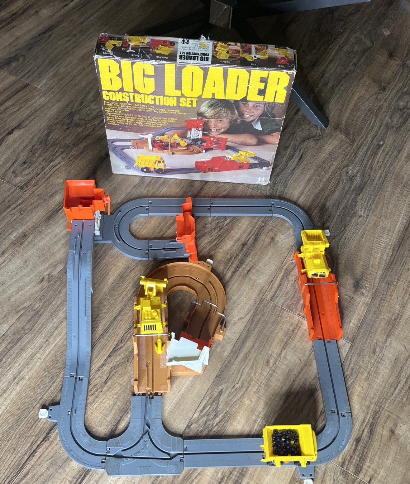 1977 TOMY Big Loader Construction Set 5001 Motorized Trucks Complete Works 1977 TOMY Big Loader Construction Set 5001 Motorized Trucks Complete Works