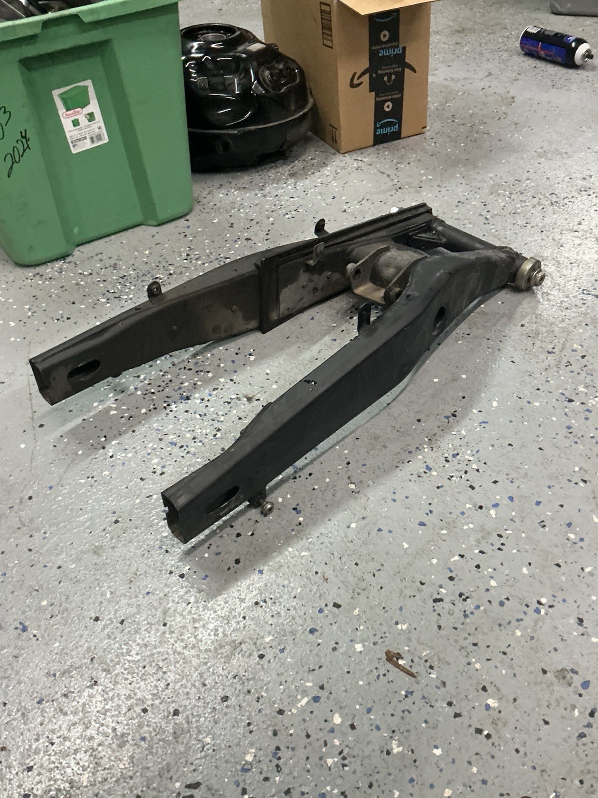 15-26 YAMAHA MT-03 YZF R3 REAR SWINGARM BACK SUSPENSION SWING ARM 1WD-F2110-00-0 15-26 YAMAHA MT-03 YZF R3 REAR SWINGARM BACK SUSPENSION SWING ARM 1WD-F2110-00-0