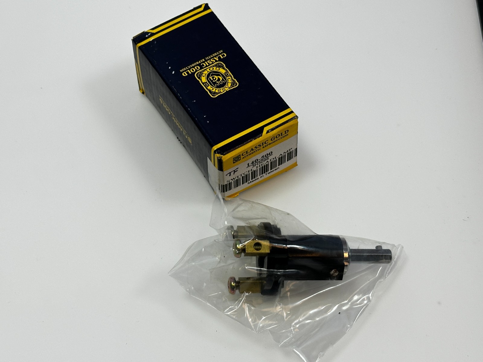 NOS Classic GOLD MG TF MGA Triumph Switch Pull Push 10A Ext Dia, 7/16\ NOS Classic GOLD MG TF MGA Triumph Switch Pull Push 10A Ext Dia, 7/16\