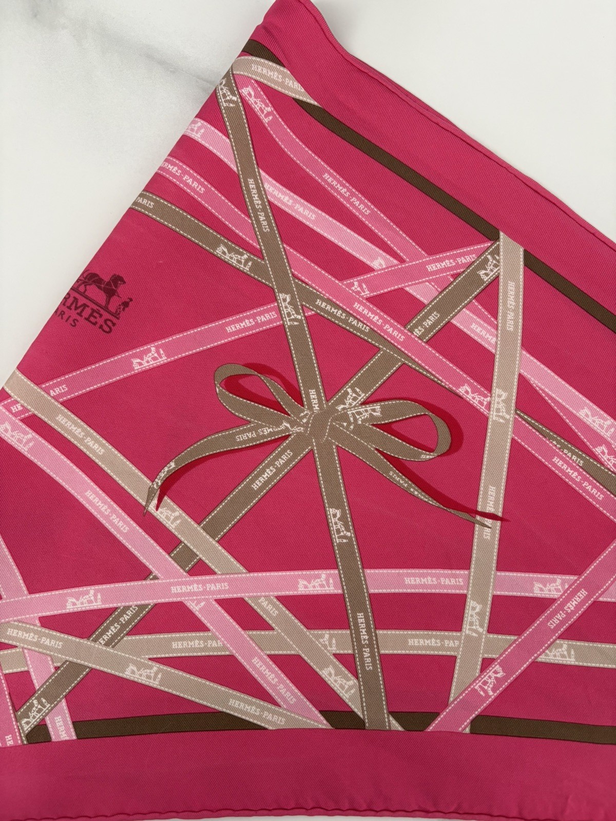 Hermès Bolduc Pointu Triangle Scarf 2007 Pink Silk Made in France