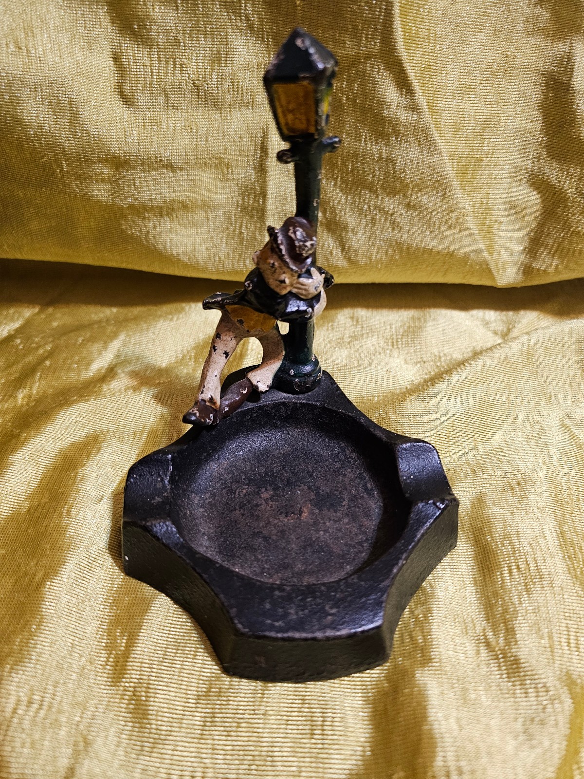 Vintange Cast Iron Ashtray Drunk Man On Light Pole Collectible Rare