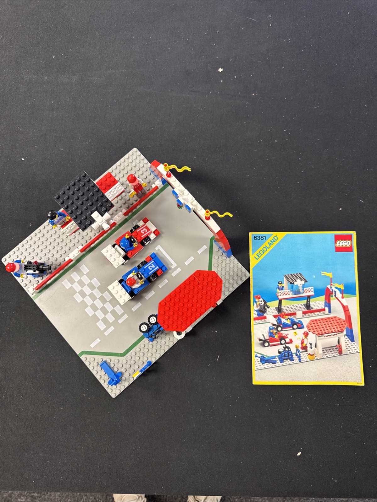 LEGO set 6381 Motor Speedway VINTAGE TOWN 100% complete w/ instructions MINT LEGO set 6381 Motor Speedway VINTAGE TOWN 100% complete w/ instructions MINT