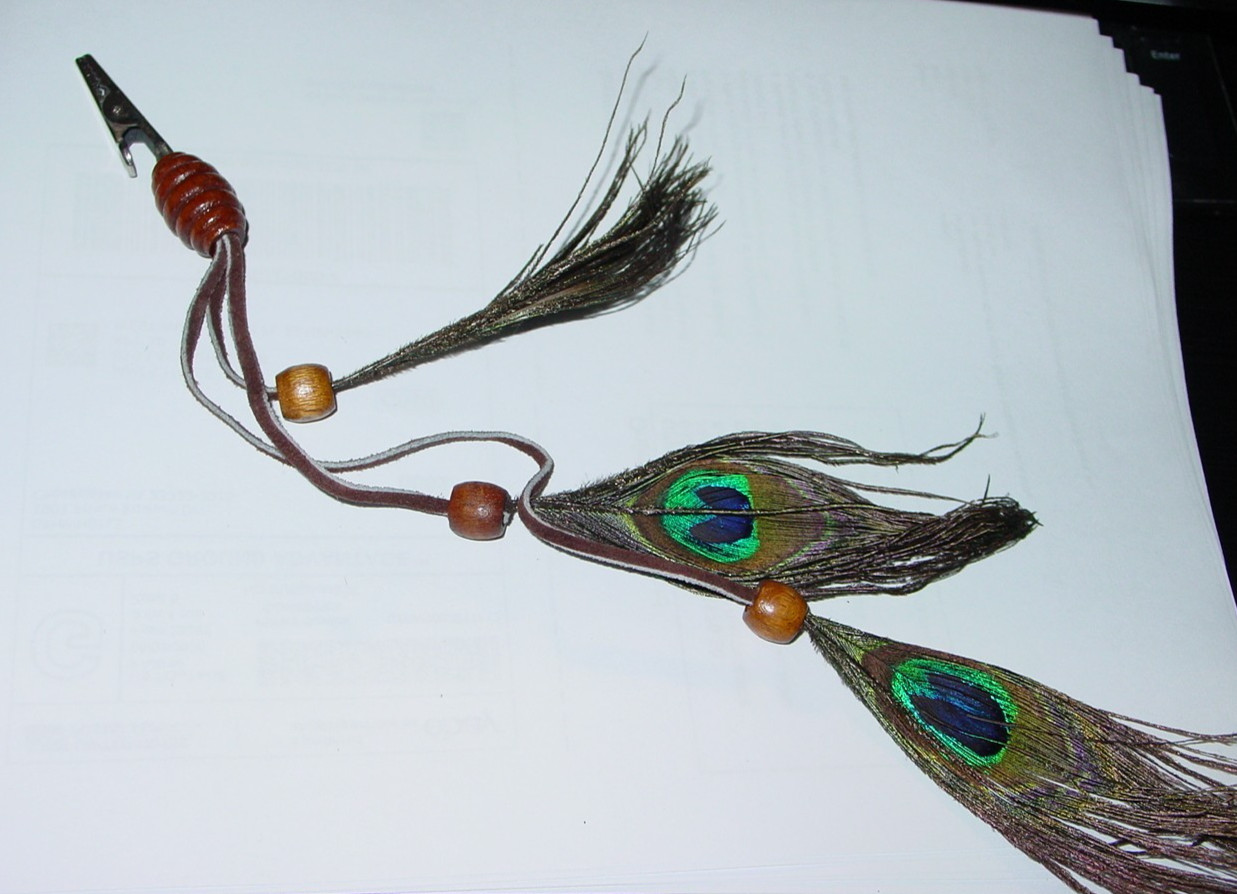 CIGARETTE HOLDER VINTAGE 1970's BIRD FEATHERS ROACH CLIP 12 CIGARETTE HOLDER VINTAGE 1970's BIRD FEATHERS ROACH CLIP 12