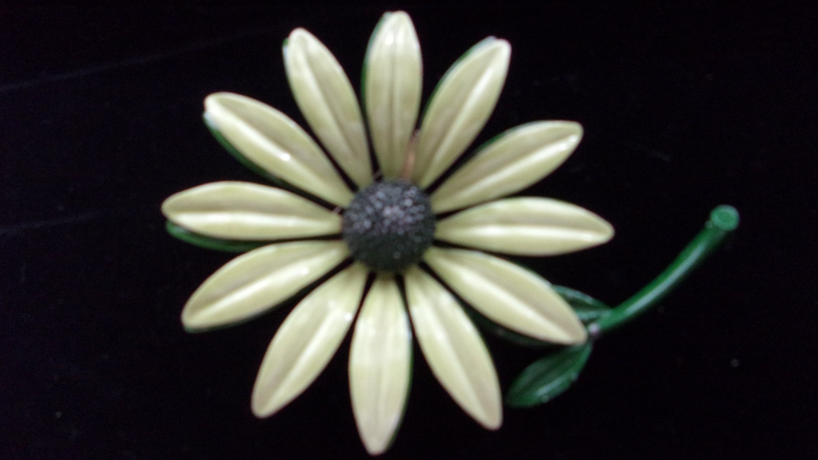 Vintage Metal Pin brooche Vintage Metal Pin brooche