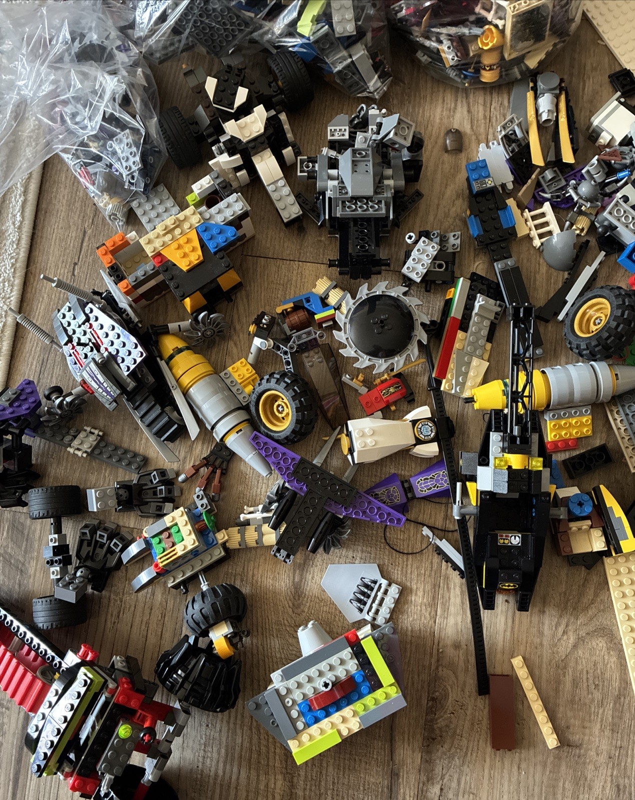 Huge LEGO MIXED Legos Figs, Tires, Assorted Parts. Huge LEGO MIXED Legos Figs, Tires, Assorted Parts.