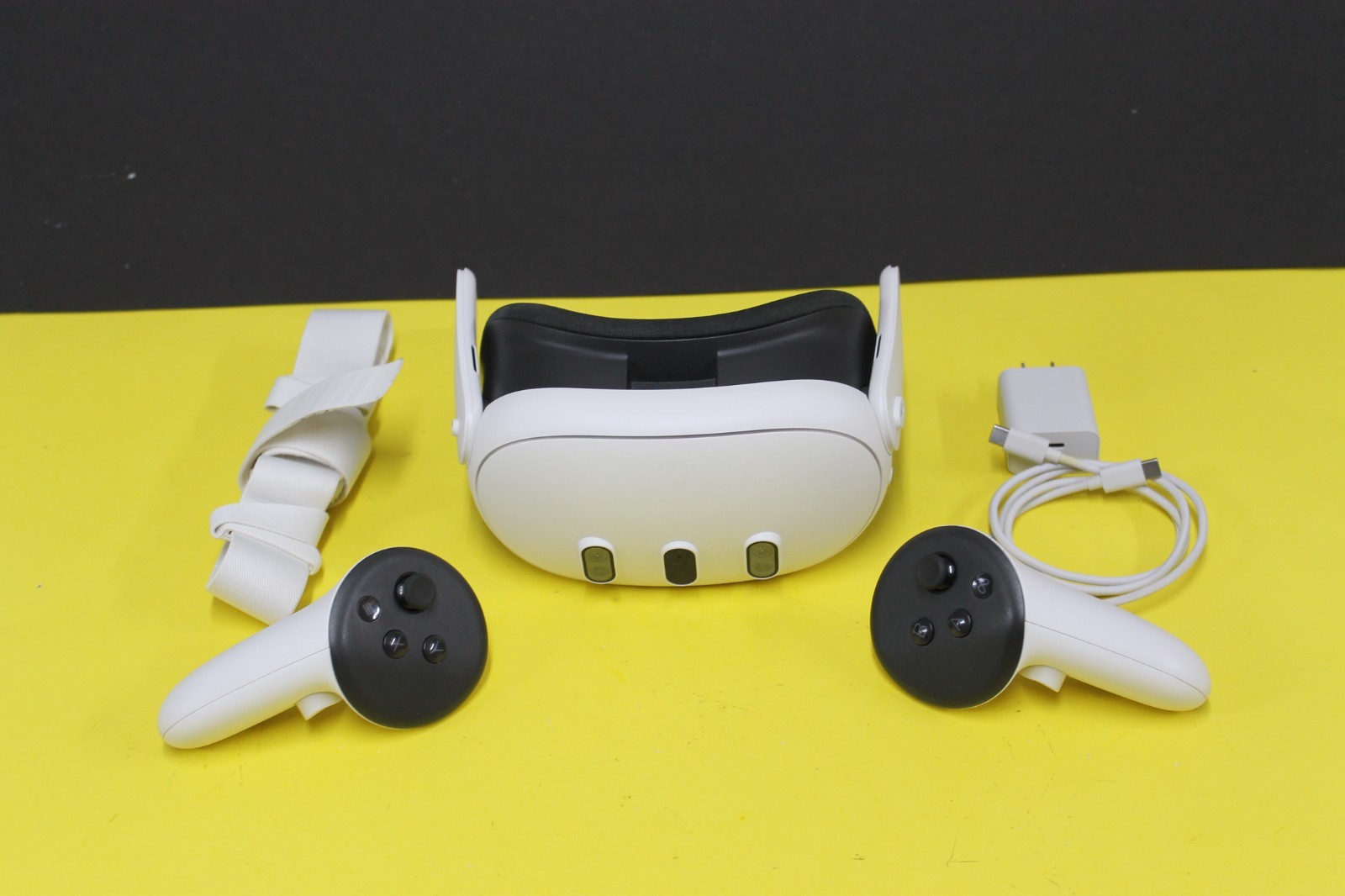 ♾️ Meta Quest 3 Meta Quest 3 512GB Standalone All-in-One VR Headset, GREAT
