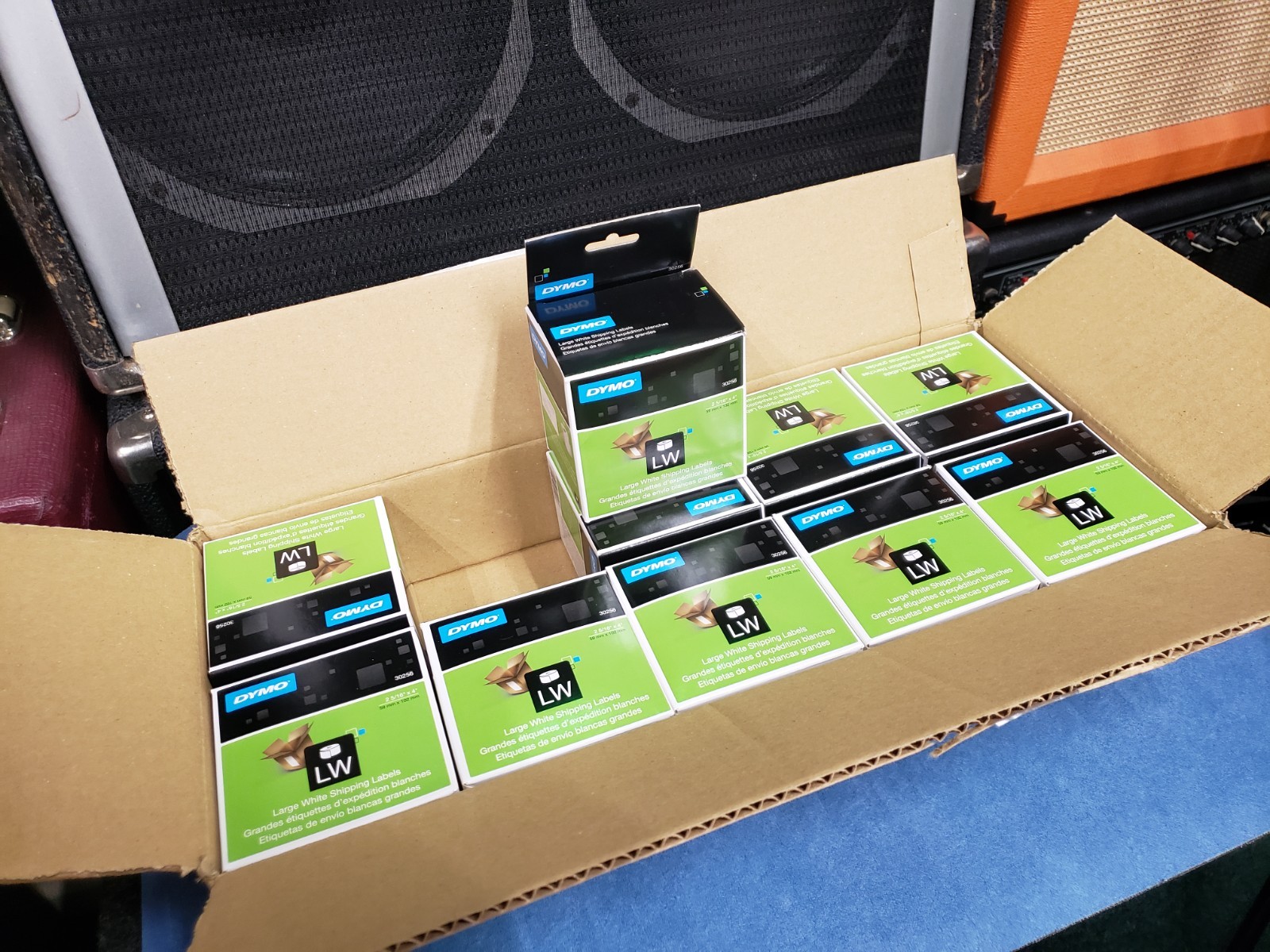 lot of 10 (3000 Labels) Genuine Dymo 30256 LRG WHT Shipping Labels 2 5/16 lot of 10 (3000 Labels) Genuine Dymo 30256 LRG WHT Shipping Labels 2 5/16