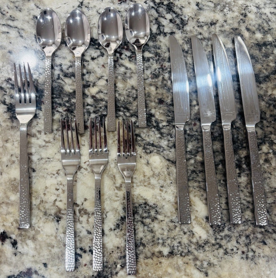 Set 12 Oneida Chefs Table Stainless Flatware Pieces Fork Spoon Knife Stainless Set 12 Oneida Chefs Table Stainless Flatware Pieces Fork Spoon Knife Stainless