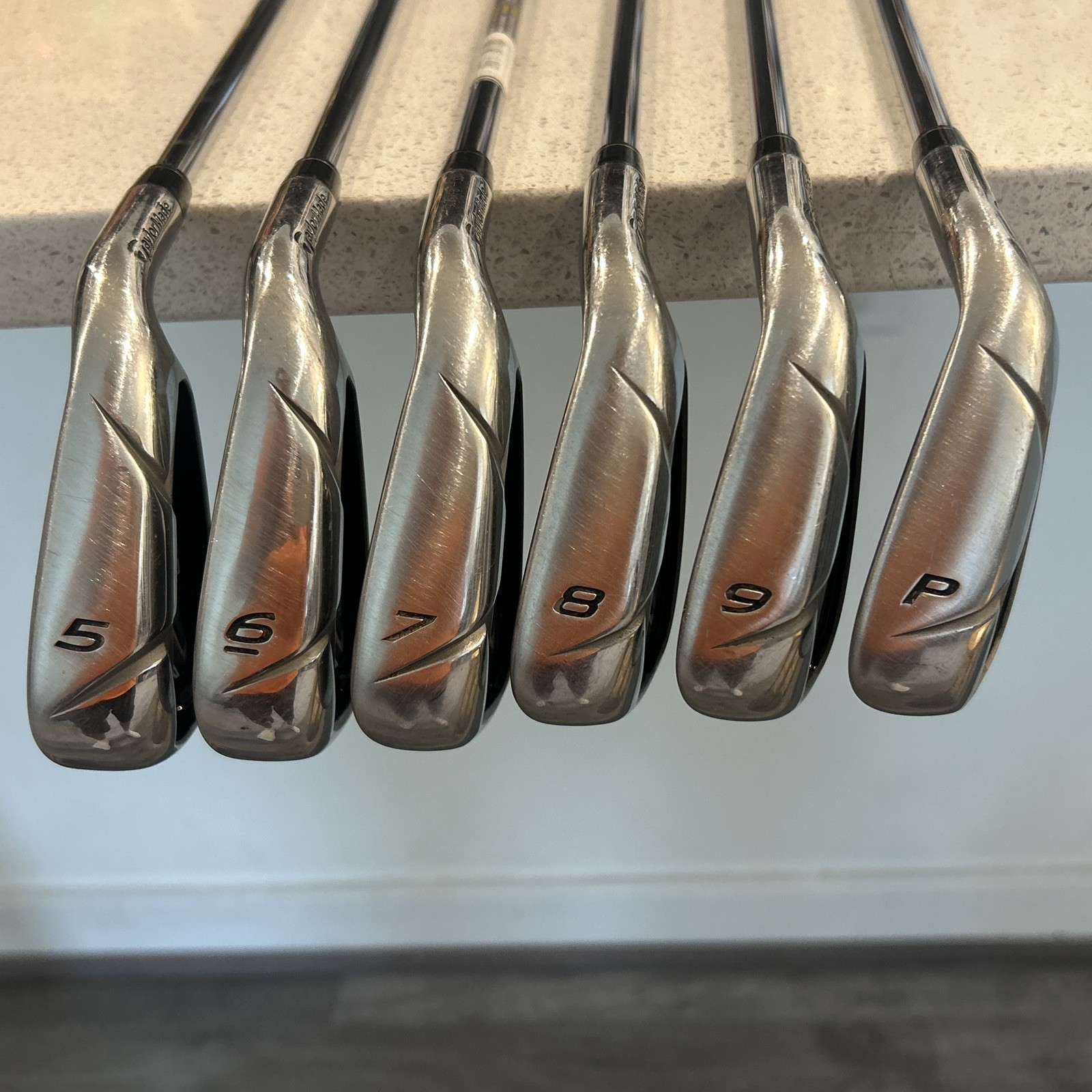 TaylorMade Iron Set BURNER 2.0 (5,6,7,8,9.P) Steel Shafts 85 R-Flex RH TaylorMade Iron Set BURNER 2.0 (5,6,7,8,9.P) Steel Shafts 85 R-Flex RH