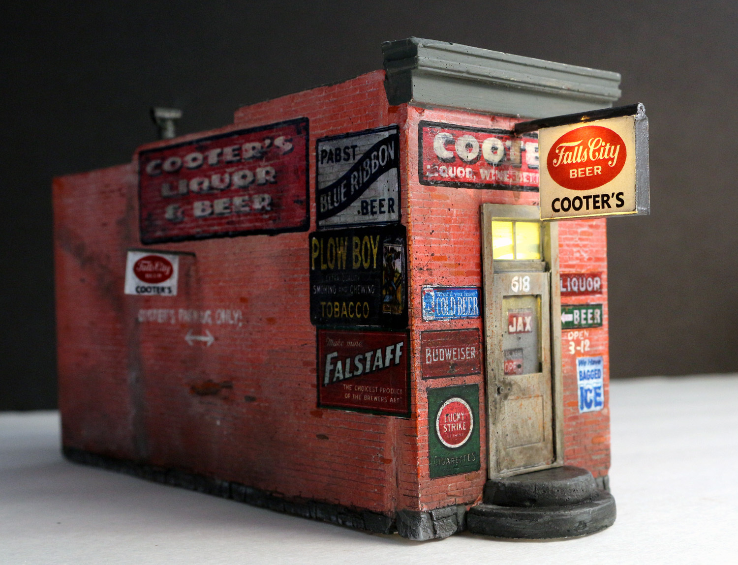 Downtown Deco HO Scale Building Kit \