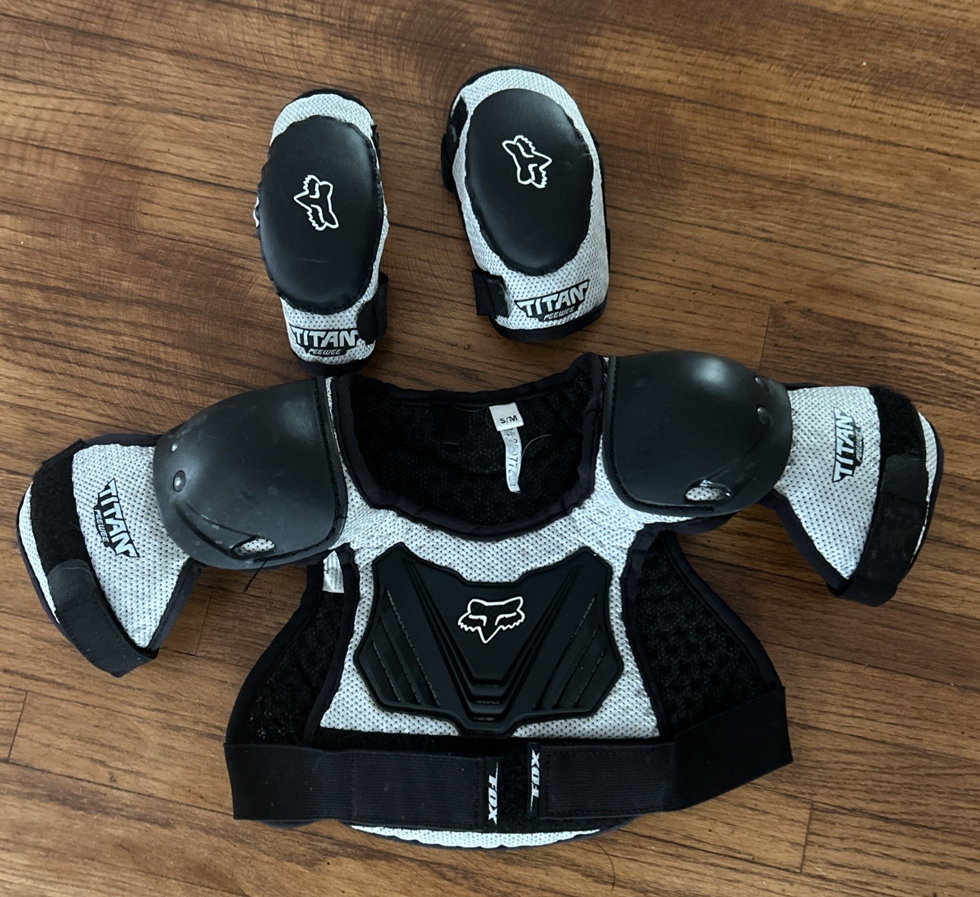 Fox Racing Motocross Chest Protector And Pads Youth Small /medium Fox Racing Motocross Chest Protector And Pads Youth Small /medium