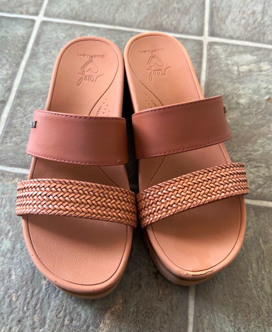 Reef Women’s Brown Leather Slide Sandals 9 Wedge Braided Strap Cushion Arch Reef Women’s Brown Leather Slide Sandals 9 Wedge Braided Strap Cushion Arch