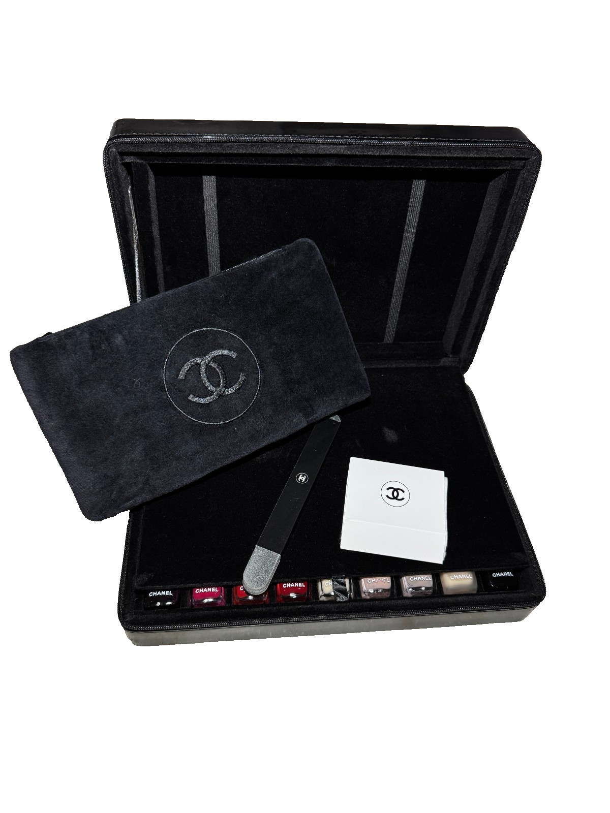“Chanel LE Vernis Nail Polish Set – 27 Colors in Chanel Box & Suede Pouch – Auth