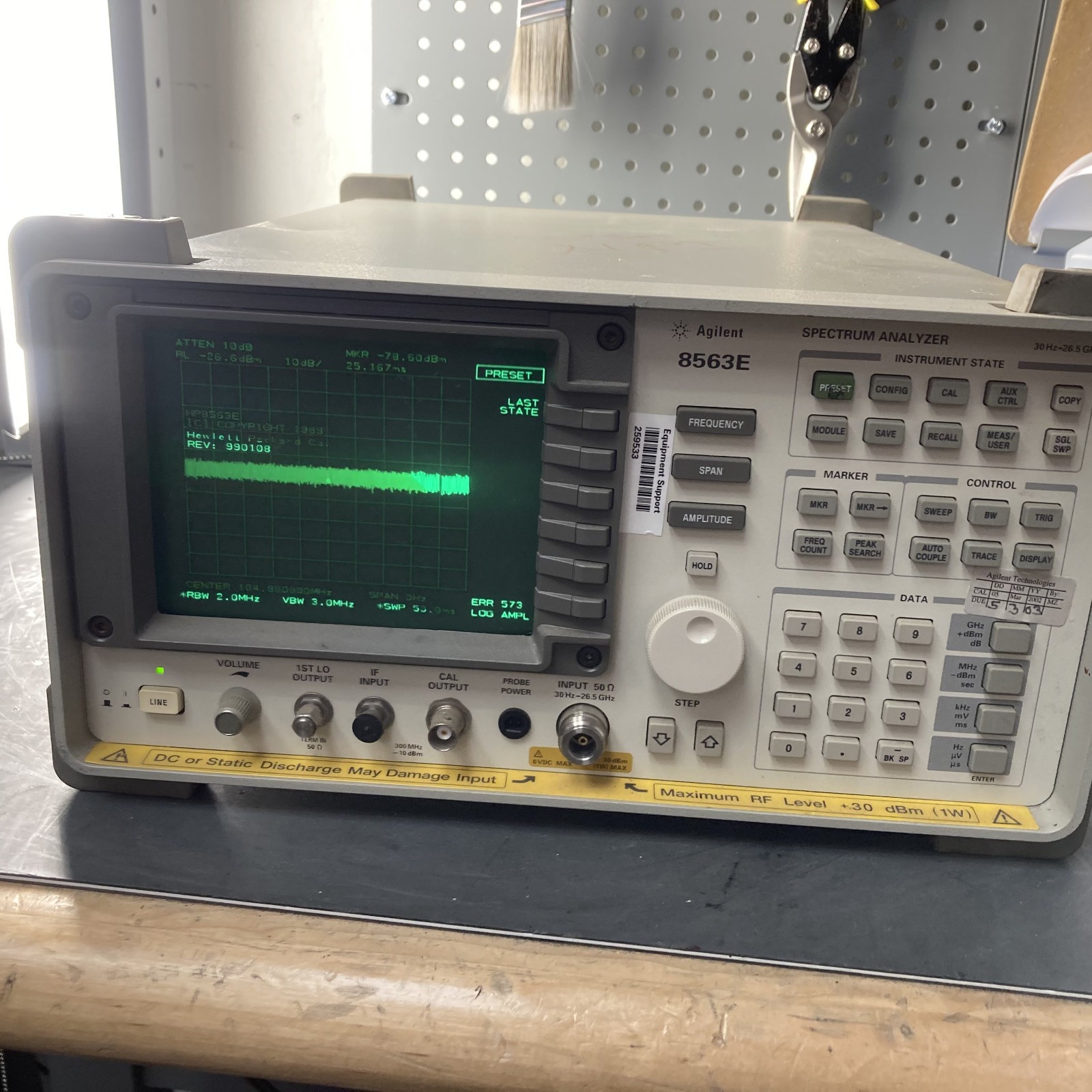 Agilent 8563E Spectrum Analyzer Tested Powers On 30Hz to 26.5GHz No Handle