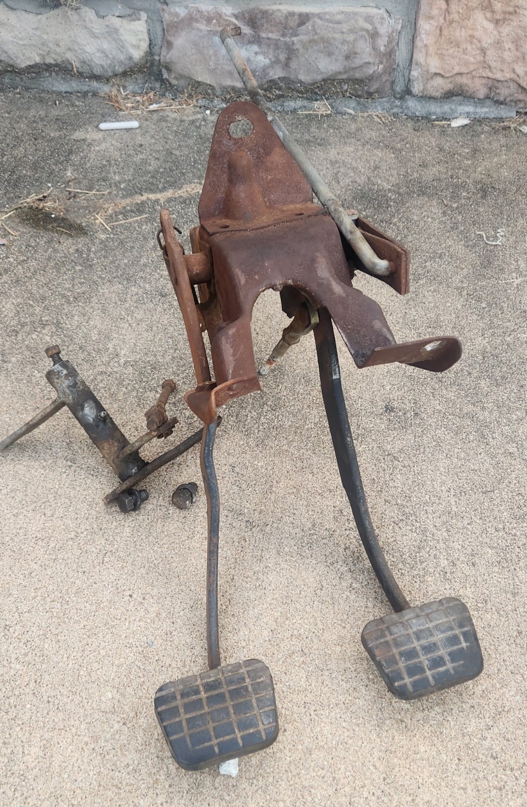 OEM 1967-1972 Chevy GMC Truck Complete Manual Brake Clutch Pedal Assembly Z-Bar OEM 1967-1972 Chevy GMC Truck Complete Manual Brake Clutch Pedal Assembly Z-Bar