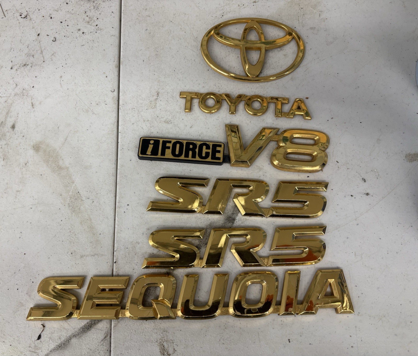 2001-2007 TOYOTA SEQUOIA - V8 SR5 - GOLD EMBLEM SET - OEM 2001-2007 TOYOTA SEQUOIA - V8 SR5 - GOLD EMBLEM SET - OEM