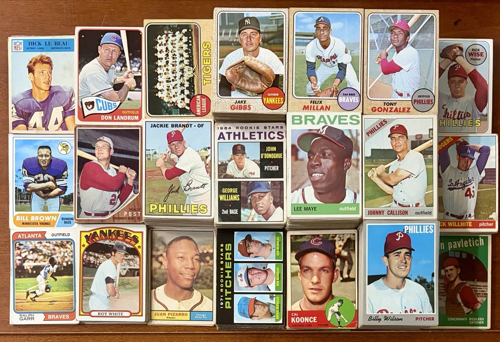 (929) Total 1959-1974 Vintage Baseball Cards Lot of Commons & Semi Stars