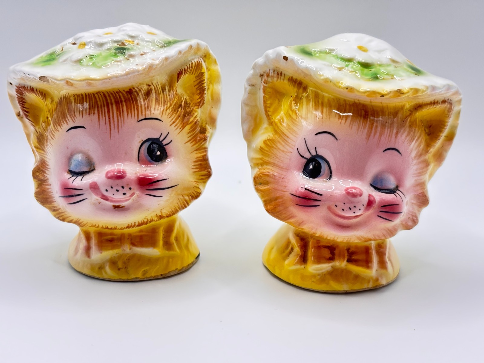 Vintage Enesco Winking Kitties Salt & Pepper Shaker Set JAPAN - Anthropomorphic Vintage Enesco Winking Kitties Salt & Pepper Shaker Set JAPAN - Anthropomorphic