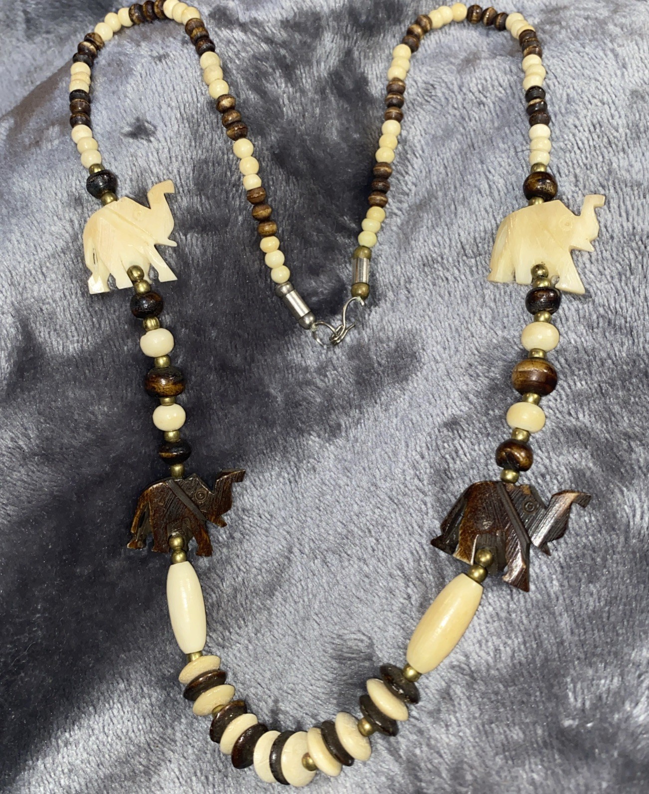 Vintage Hand Carved Wood Elephants Necklace Trunk Up Good Luck Pendant Boho Vintage Hand Carved Wood Elephants Necklace Trunk Up Good Luck Pendant Boho