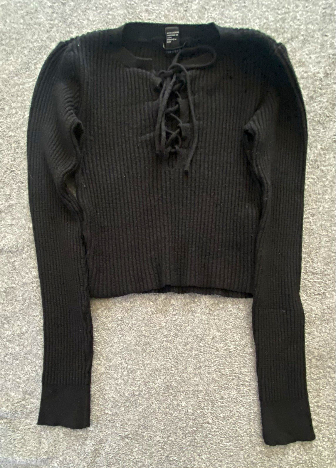 655-Forever 21 Women\'s Black Ribbed Knit Lace-Up V-Neck Cropped Sweater S