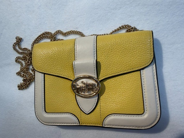 Coach Georgie Yellow Cream Leather Chain Crossbody Bag Horse Carriage Coach Georgie Yellow Cream Leather Chain Crossbody Bag Horse Carriage