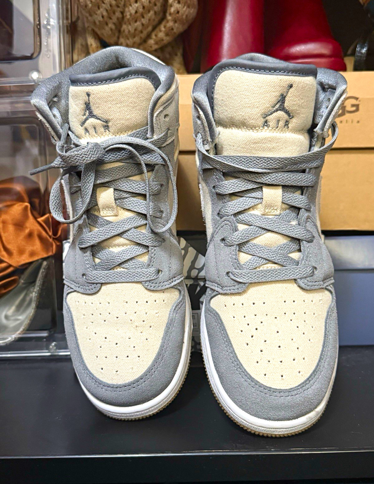 Jordan Air Jordan 1 Mid Top Lace-Up Colorblock Sneaker Gray/Beige