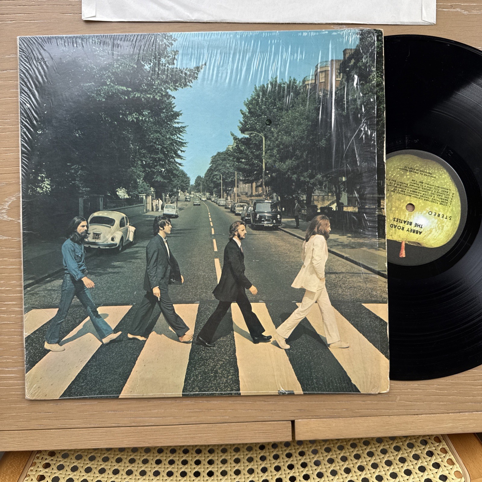 The Beatles Abbey Road Original 1969 1st US LA Press In Shrink LP Apple 🍏 VG+ The Beatles Abbey Road Original 1969 1st US LA Press In Shrink LP Apple 🍏 VG+