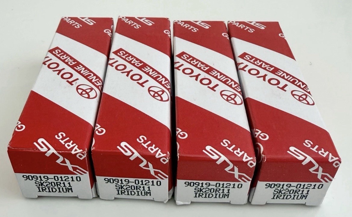 4pcs Genuine DENSO Iridium Spark Plugs OEM 90919-01210 SK20R11 3297 for Toyota 4pcs Genuine DENSO Iridium Spark Plugs OEM 90919-01210 SK20R11 3297 for Toyota