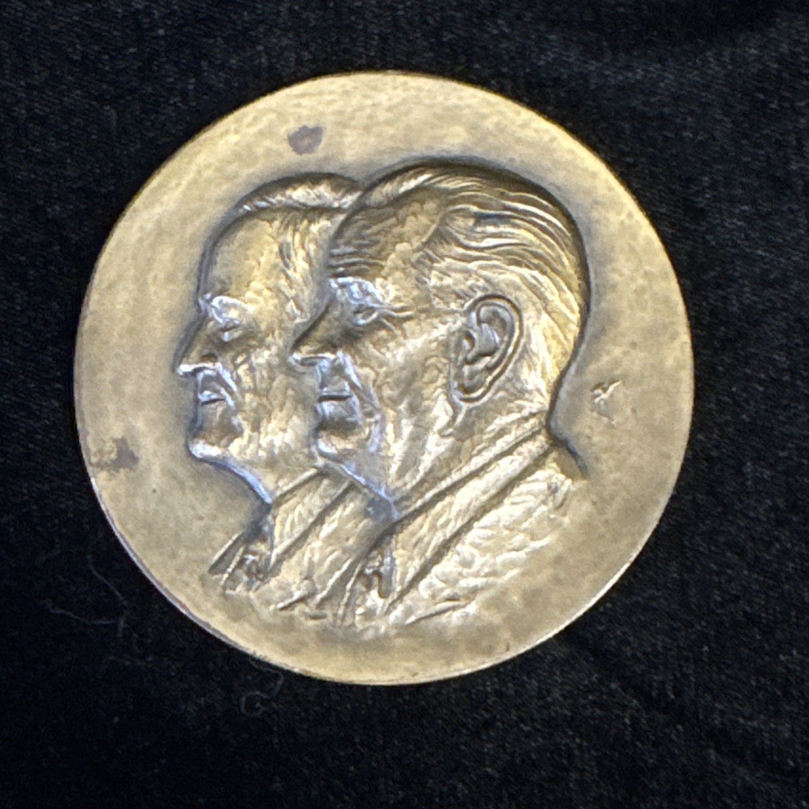1965 President Lyndon B. Johnson & Humphrey Large 70mm Inaugural Bronze Medal 1965 President Lyndon B. Johnson & Humphrey Large 70mm Inaugural Bronze Medal