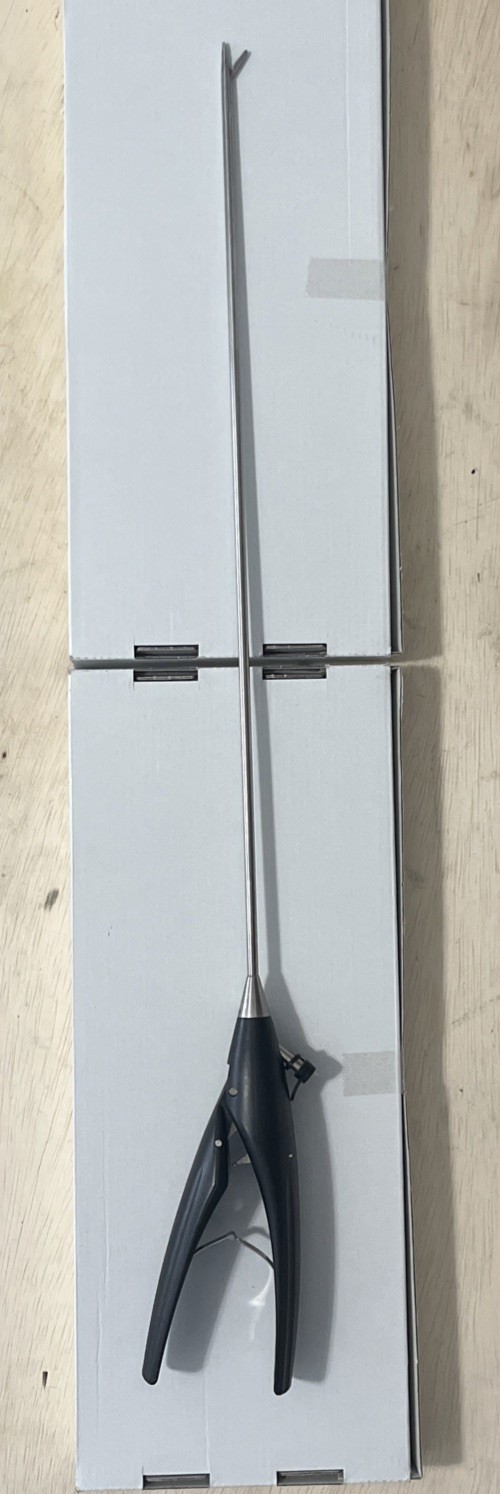 Aesculap PL416R Laparoscopic Bariatric Needle Holder Straight 5mmx45cm TC Aesculap PL416R Laparoscopic Bariatric Needle Holder Straight 5mmx45cm TC