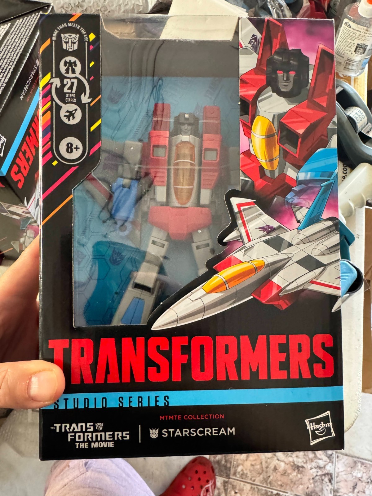 Hasbro Transformers Studio Series Voyager Mtmte Collection Starscream Figure Hasbro Transformers Studio Series Voyager Mtmte Collection Starscream Figure